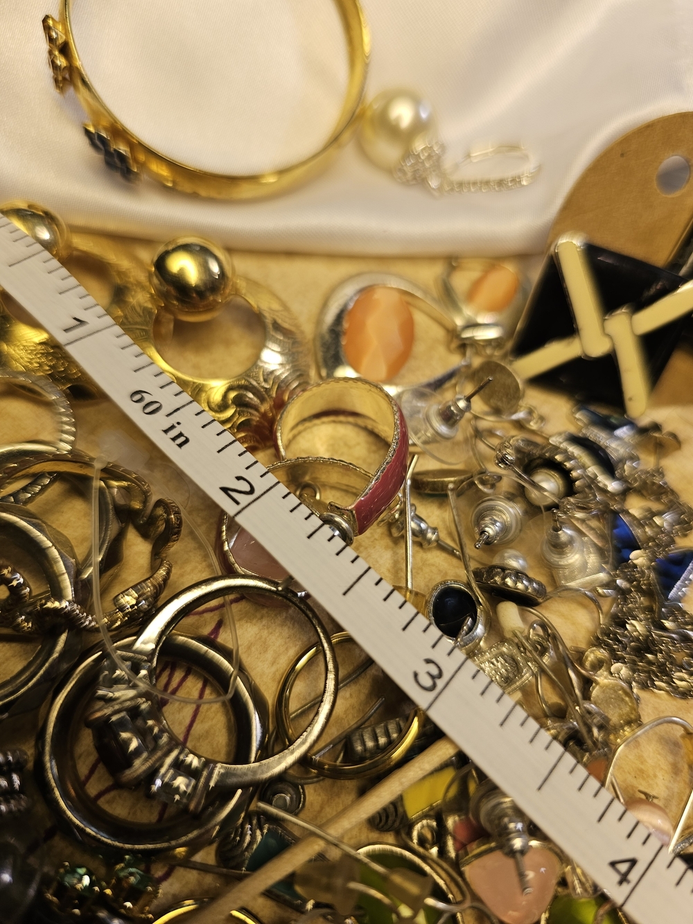 Vintage Sellers Crafters Bundle Jewelry Earrings Necklaces Rando - Picture 17 of 17